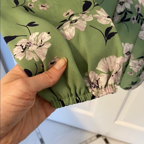 Green floral long sleeve romper - Picture 4 of 6